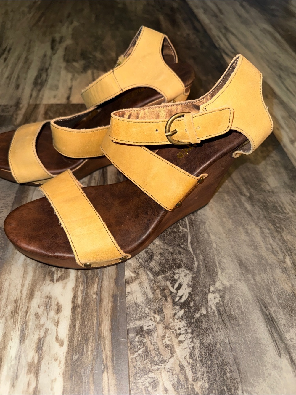 Restricted strappy leather sandals high heels Tan Women’s Size 9 wedge